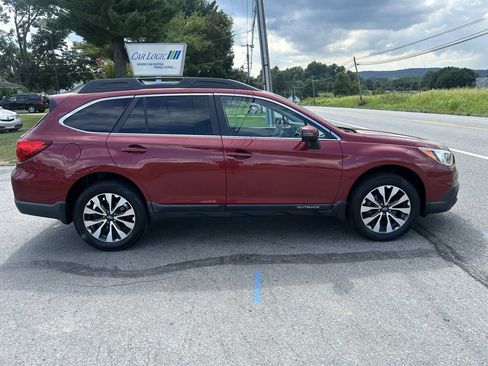 Used 2016 Subaru Outback 2.5i Limited AWD/4WD image 10