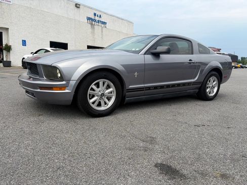 Used 2006 Ford Mustang Coupe RWD image 16