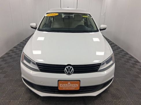 Used 2012 Volkswagen Jetta TDI FWD image 2