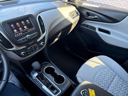 Used 2024 Chevrolet Equinox LT image 17