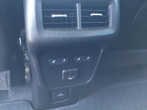 Used 2022 Chevrolet Equinox Premier FWD image 13