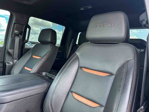 Used 2023 GMC Sierra 1500 AT4 w/ AT4 Premium Package AWD/4WD image 14
