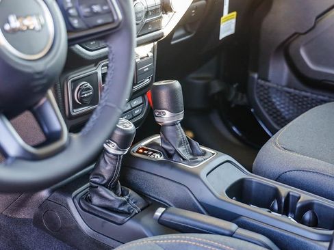 New 2026 Jeep Gladiator Sport image 21