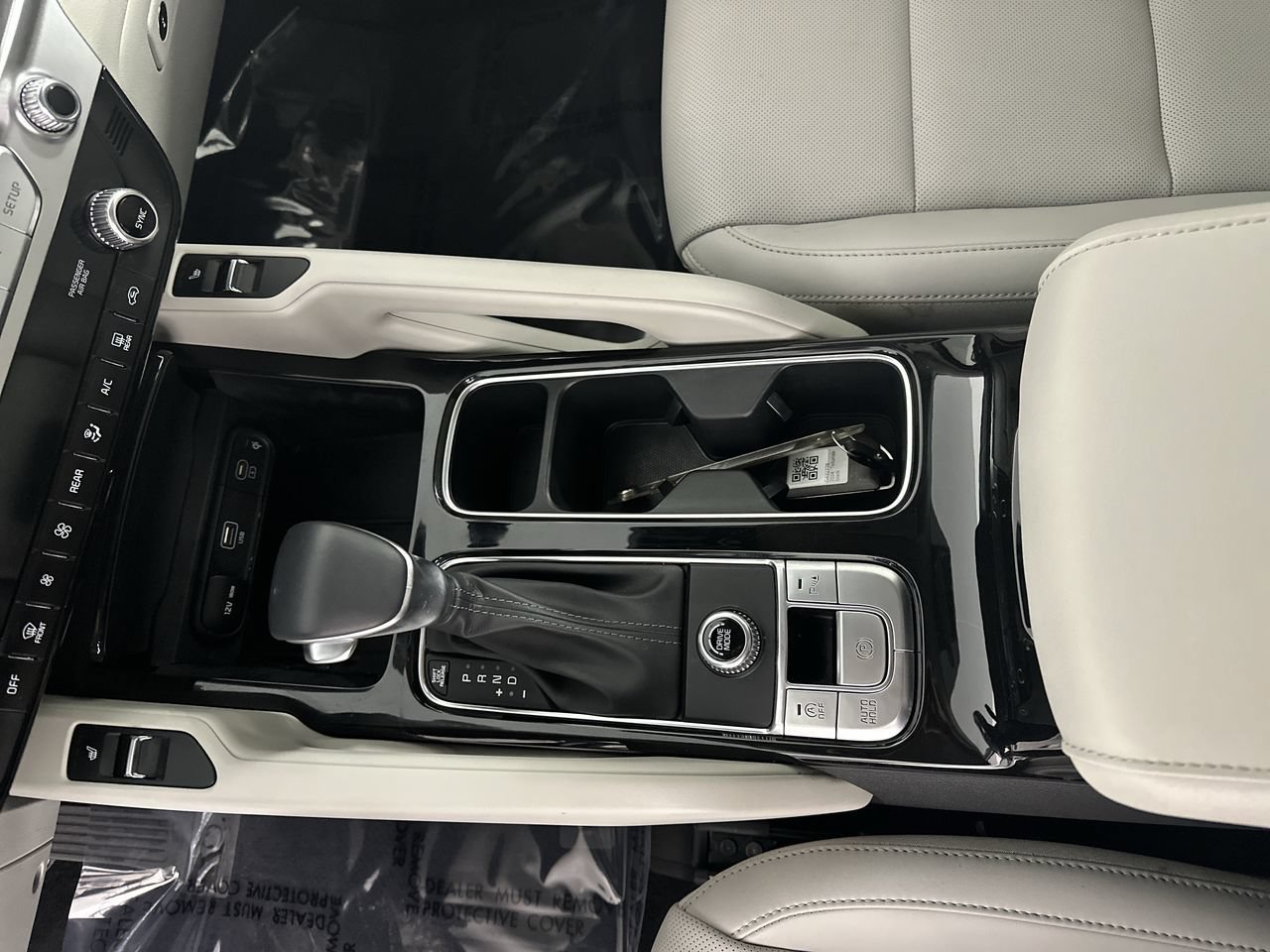 Certified 2024 Kia Telluride S FWD image 9