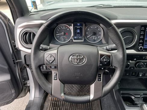 Used 2021 Toyota Tacoma Limited image 12
