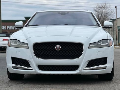 Used 2016 Jaguar XF Premium image 12