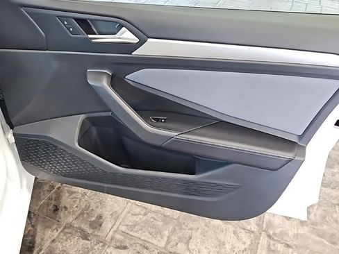New 2026 Volkswagen Jetta SE FWD image 11