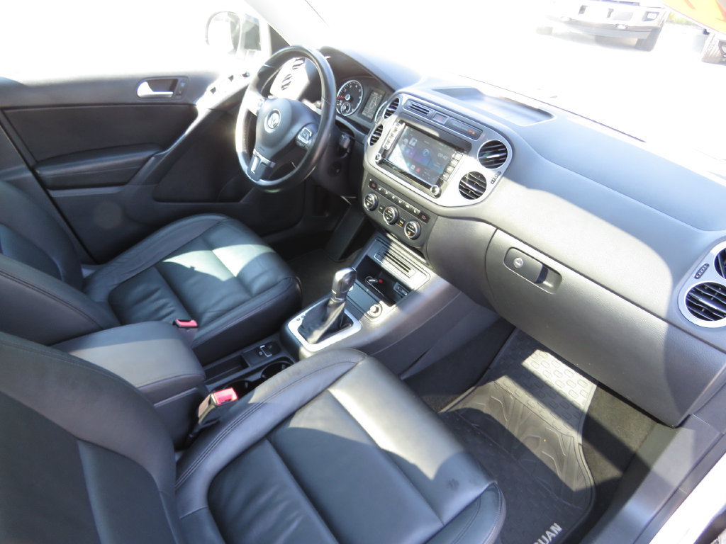 Used 2017 Volkswagen Tiguan Sport AWD/4WD image 14
