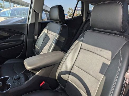 Used 2024 GMC Terrain SLT image 22