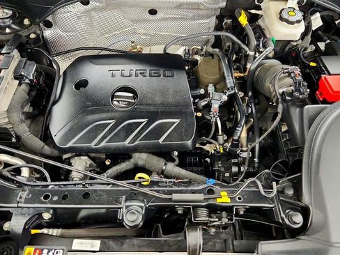 Used 2024 Buick Encore GX Sport Touring FWD image 27