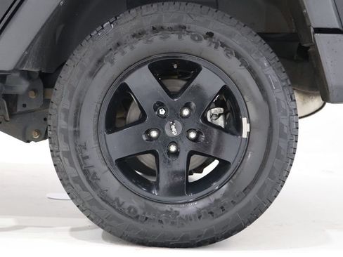 Used 2017 Jeep Wrangler Unlimited Sport w/ Quick Order Package 24S AWD/4WD image 9