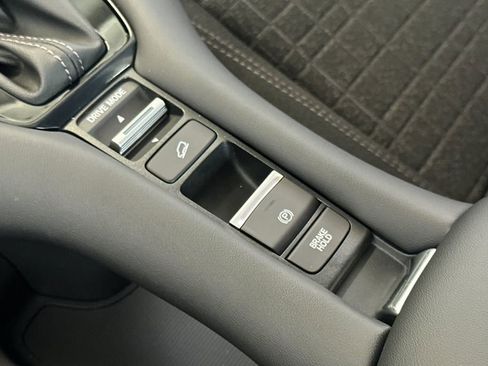 New 2026 Honda HR-V LX image 28