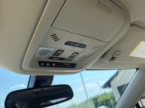 Used 2019 Buick Enclave Essence FWD image 35