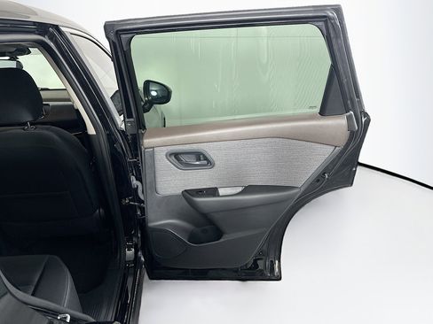 Used 2023 Nissan Rogue S image 30