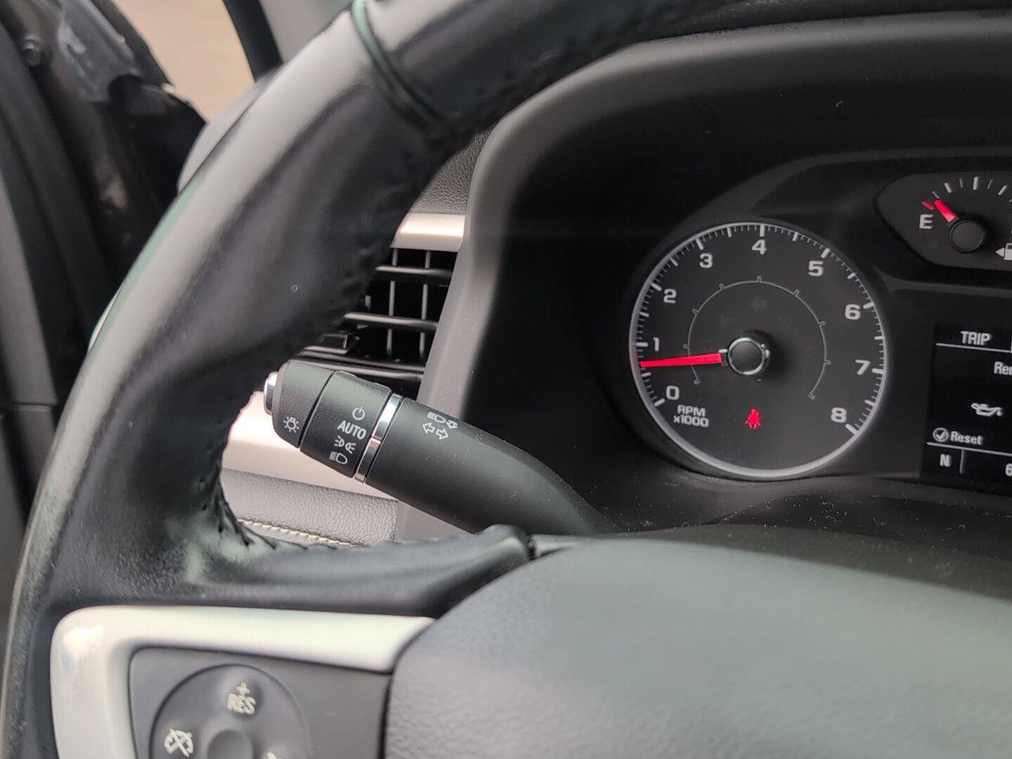 Used 2019 GMC Acadia SLE AWD/4WD image 23