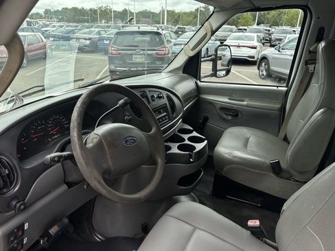 Used 2006 Ford E-450 and Econoline 450 E-450 Super Duty image 17