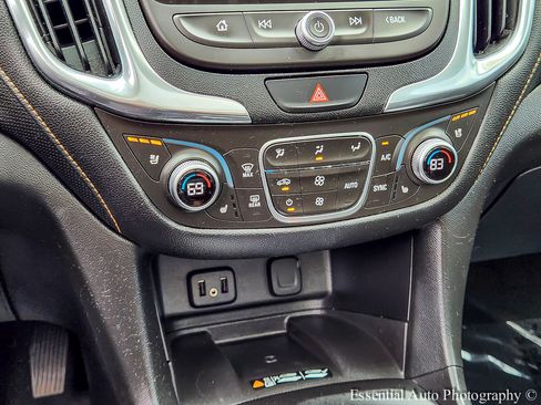 Used 2018 Chevrolet Equinox Premier FWD image 23
