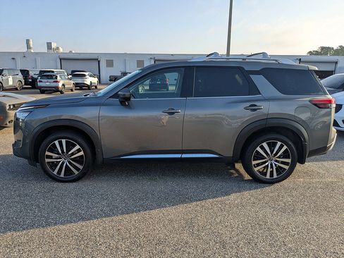 Used 2025 Nissan Pathfinder Platinum w/ Cargo Package AWD/4WD image 7