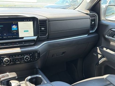 Used 2022 Chevrolet Silverado 1500 LTZ w/ LTZ Premium Package AWD/4WD image 27