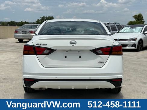 Used 2025 Nissan Altima 2.5 SV AWD/4WD image 10
