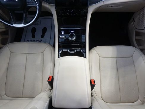 Used 2021 Jeep Grand Cherokee L Limited w/ Luxury Tech Group II AWD/4WD image 34