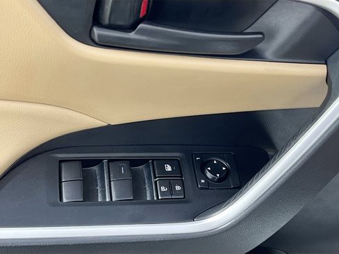 Used 2023 Toyota RAV4 LE FWD image 17