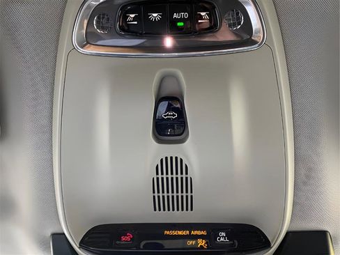 Used 2018 Volvo XC90 T6 Momentum w/ Convenience Package image 23
