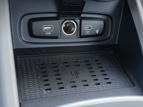 Certified 2024 Hyundai Venue Limited image 22