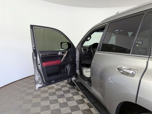 Used 2020 Lexus GX 460 Luxury image 17