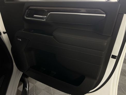 Used 2025 Chevrolet Silverado 2500 LTZ w/ LTZ Convenience Package image 32