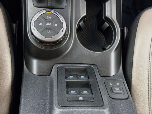 Used 2023 Ford Bronco Wildtrak AWD/4WD image 27