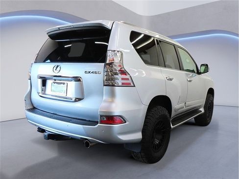 Used 2016 Lexus GX 460 image 3