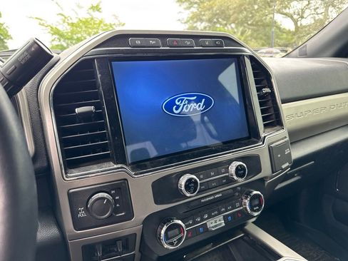 Used 2022 Ford F250 Lariat w/ Lariat Ultimate Package AWD/4WD image 6