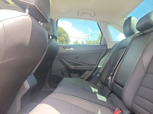 Used 2023 Volkswagen Jetta SE image 10