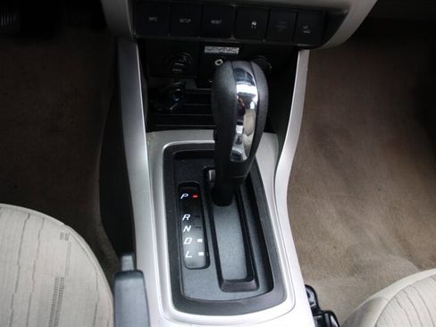 Used 2010 Ford Focus SE FWD image 8