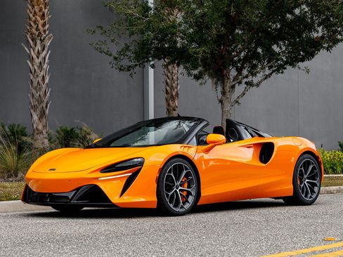Used 2026 McLaren Artura Vision image 11
