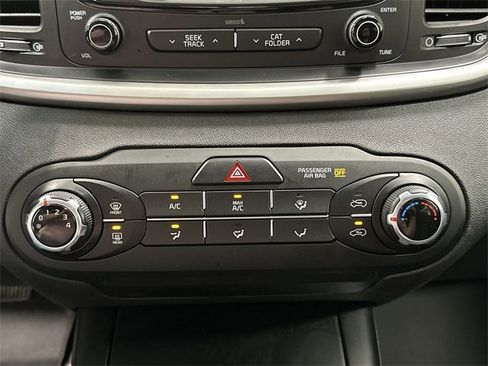 Used 2018 Kia Sorento L image 34