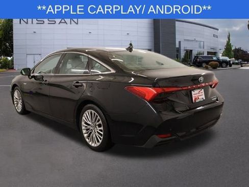 Used 2020 Toyota Avalon Limited image 4