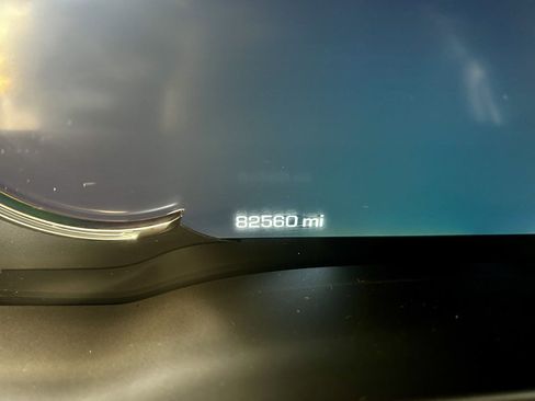 Used 2018 Cadillac Escalade 2WD image 21