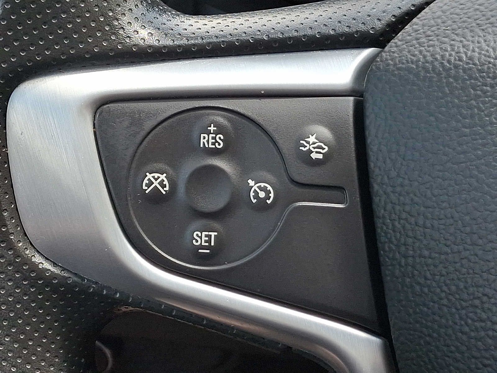 Used 2023 GMC Terrain SLE w/ Driver Convenience Package FWD image 23