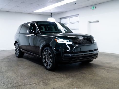 Used 2025 Land Rover Range Rover Long Wheelbase SE AWD/4WD image 26
