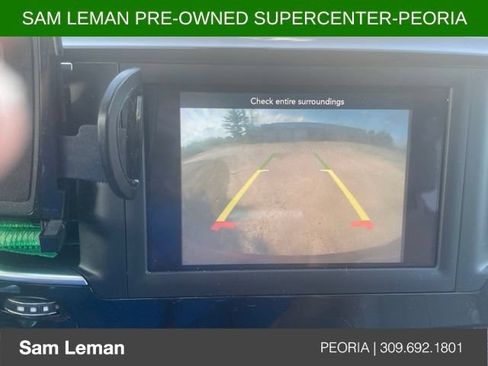 Used 2020 Chrysler Pacifica Touring-L FWD image 12