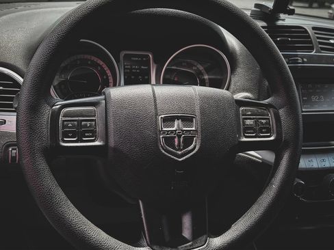 Used 2018 Dodge Journey SE w/ Blacktop Package FWD image 6