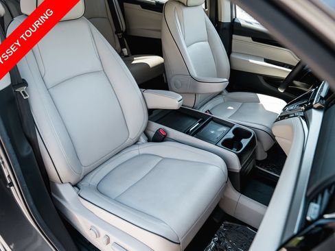 Used 2025 Honda Odyssey Touring image 31