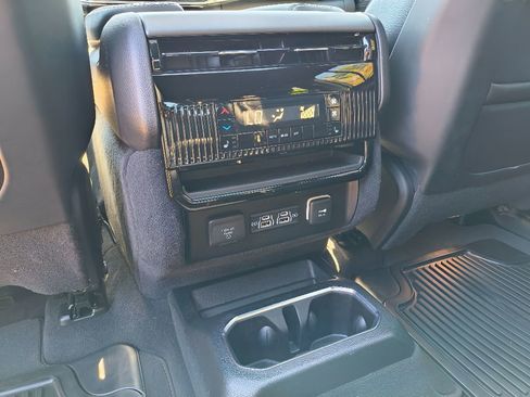 Used 2024 Jeep Wagoneer Series II image 37