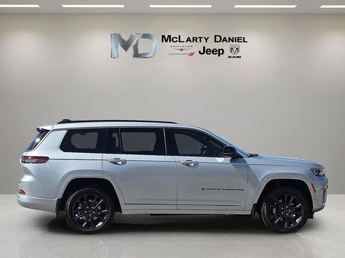 New 2026 Jeep Grand Cherokee L Limited AWD/4WD image 6