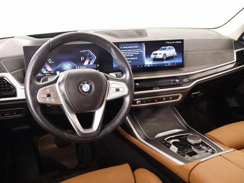 Used 2024 BMW X7 xDrive40i image 2