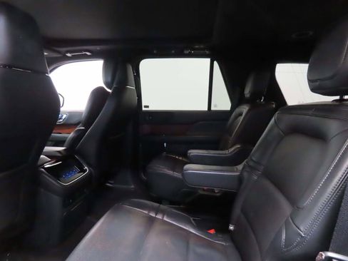 Used 2023 Lincoln Navigator Reserve image 18