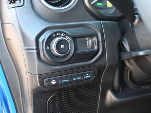 Used 2024 Jeep Wrangler Unlimited Sahara AWD/4WD image 23