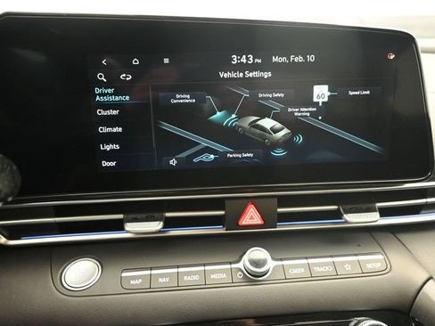 Used 2025 Hyundai Elantra Limited w/ Cargo Package FWD image 19